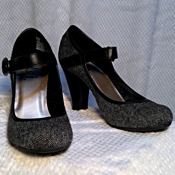 Black/white L.E.I Turf Heels - Picture 2 of 8